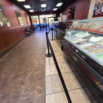 Cold Stone Creamery - the inside of a restaurant - Ice Cream & Frozen Yogurt Near Me - Orlando, Florida Cold Stone Creamery - the inside of a restaurant - Ice Cream & Frozen Yogurt Near Me - Orlando, Florida