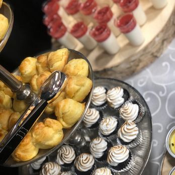 Sugar Rush Mania - Cream puffs, s'mores cupcakes, and pannacatta - Desserts Near Me Sugar Rush Mania - Cream puffs, s'mores cupcakes, and pannacatta - Desserts Near Me
