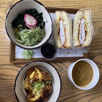 Momonoki - Dinosaur Egg Curry Dip Sando - Cafes Near Me - Atlanta, Georgia