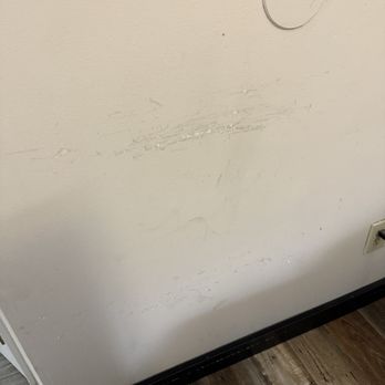 Quality Inn - Walls were dirty and had marks on them no chairs here at all in this area. - Hotels Near Me - Decherd, Tennessee Quality Inn - Walls were dirty and had marks on them no chairs here at all in this area. - Hotels Near Me - Decherd, Tennessee