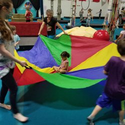 Roc City Circus - Parachute fun