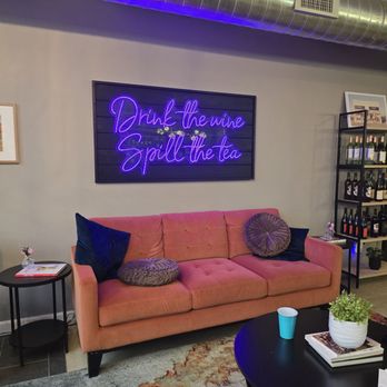 Hutto Wine Bar - Wine Bars Near Me - Hutto, Texas