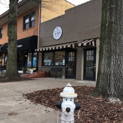 Spark Books - Exterior facade ... (note cute fire hydrant out front) ...