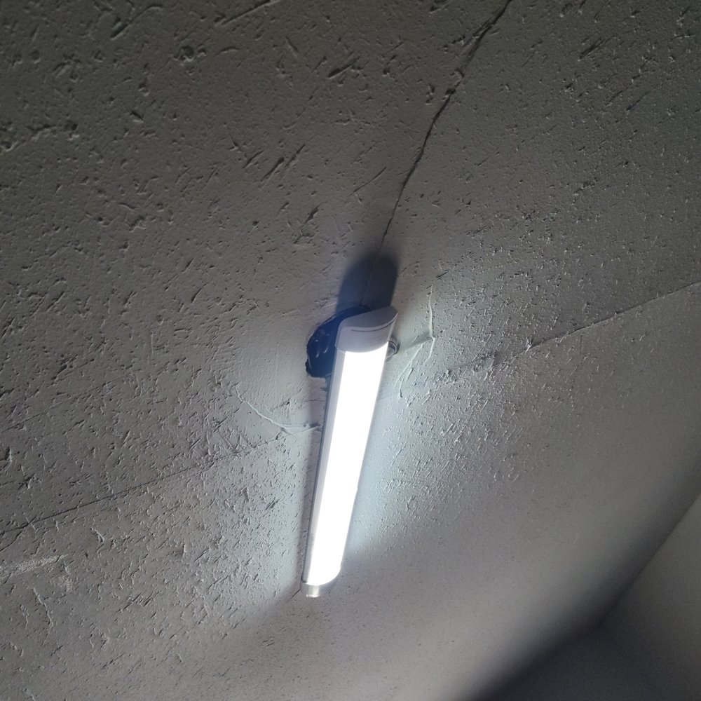 Villa Motel - Bugs falling out of hole in the ceiling - Hotels Near Me - Plainview, Texas Villa Motel - Bugs falling out of hole in the ceiling - Hotels Near Me - Plainview, Texas