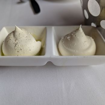 Mohonk Mountain House Restaurant - Sea salt butter and olive oil butter - New American Near Me - New Paltz, New York Mohonk Mountain House Restaurant - Sea salt butter and olive oil butter - New American Near Me - New Paltz, New York