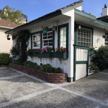 Briarwood Inn - Hotels Near Me - Carmel, California