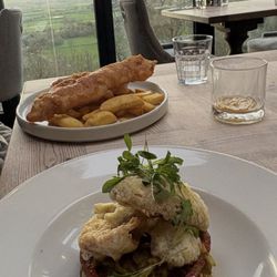 Castle at Edgehill - Fish and chips