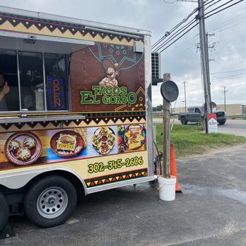 Tacos El Gordo - a taco truck parked in a parking lot - Food Trucks Near Me - Oxford, Pennsylvania Tacos El Gordo - a taco truck parked in a parking lot - Food Trucks Near Me - Oxford, Pennsylvania