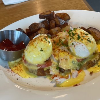 Earls Kitchen + Bar - Shrimp & Lobster Benedict with Potatoes - New American Near Me - Miami, Florida Earls Kitchen + Bar - Shrimp & Lobster Benedict with Potatoes - New American Near Me - Miami, Florida