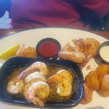 Red Lobster - Shrimp scampi and Walt's favorite shrimp - Seafood Near Me - Joliet, Illinois