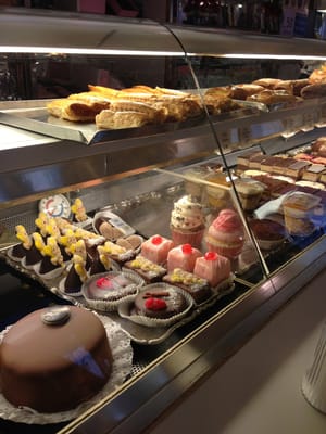 AIDA - Café-Konditorei by null