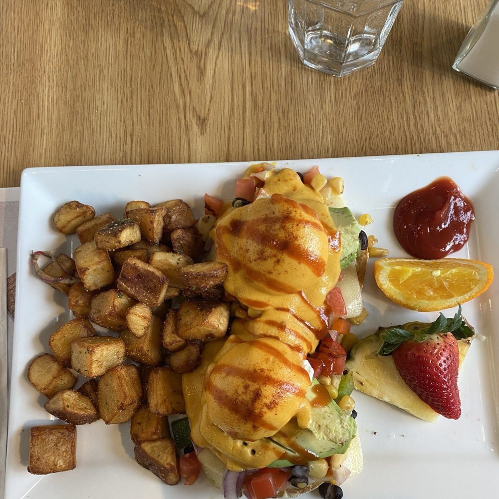 Pür & Simple - Santa Fe eggs Benedict - Breakfast & Brunch Near Me - Burlington, Ontario Pür & Simple - Santa Fe eggs Benedict - Breakfast & Brunch Near Me - Burlington, Ontario