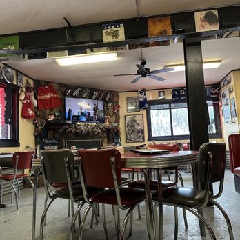 The Yesterday's Diner - View of the retro dining room - Breakfast & Brunch Near Me - Red River, New Mexico