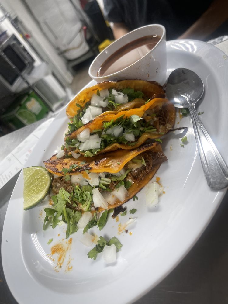 Tortas Ahogadas Chapala — Mexican restaurant in San Jacinto