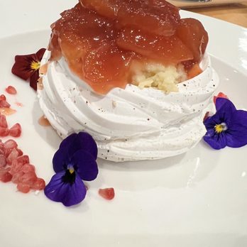 Bellwether - Peach Tea Pavlova - Cocktail Bars Near Me - Jacksonville, Florida Bellwether - Peach Tea Pavlova - Cocktail Bars Near Me - Jacksonville, Florida