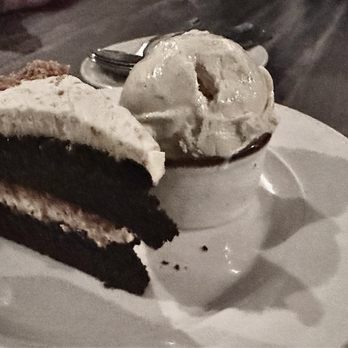 Kindle - Seasonal Cake - New American Near Me - Lewes, Delaware