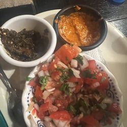 The Pub - Salsas and pico