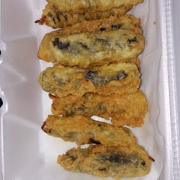 Fried noodles wrapped in seaweed ()