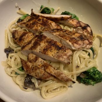 Two Brothers Tap House - Chicken Alfredo - meh - Brewpubs Near Me - Warrenville, Illinois Two Brothers Tap House - Chicken Alfredo - meh - Brewpubs Near Me - Warrenville, Illinois