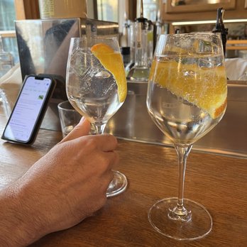 Freddy's - Gin and Tonic with elderberry. Awesome! - Tapas Bars Near Me - Paris, 75