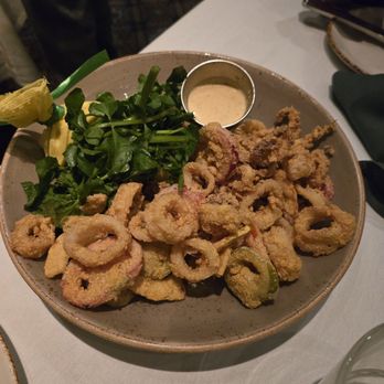 Old Ebbitt Grill - Calamari - Bars Near Me - Washington, DC, District of Columbia