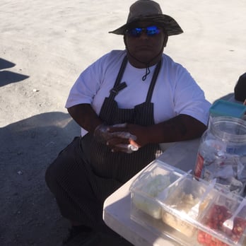 California Fancy Dogs - Robert Tinoco, proprietor, retired AC transit now his own boss - Food Trucks Near Me California Fancy Dogs - Robert Tinoco, proprietor, retired AC transit now his own boss - Food Trucks Near Me
