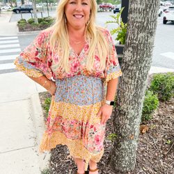 The Pink Pineapple - Another great look for going into fall! Come grab this dress in curvy XL-2x sizing!
