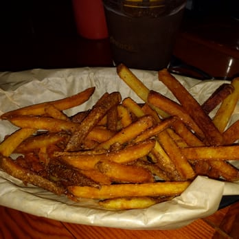 Skyway Bar & Grill - The biggest "small" fries I've ever seen. These are outstanding, and a true bargain. - Barbeque Near Me - Zigzag, Oregon