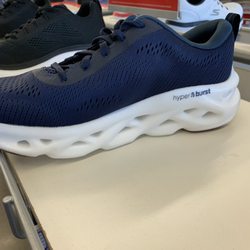 SKECHERS Warehouse Outlet - Wow the new high tech