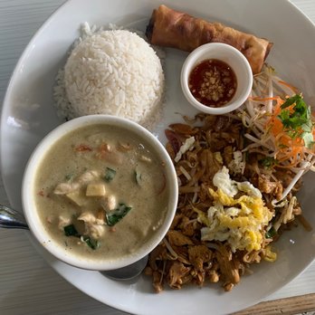 Noodle Wave - Pad Thai + Green Curry lunch combo - Thai Near Me - Frisco, Texas Noodle Wave - Pad Thai + Green Curry lunch combo - Thai Near Me - Frisco, Texas
