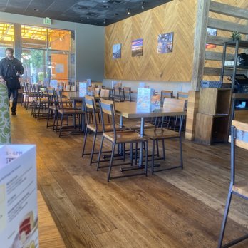 California Pizza Kitchen - Seating area - Pizza Near Me - Burbank, California California Pizza Kitchen - Seating area - Pizza Near Me - Burbank, California