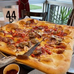 Russo's New York Pizzeria and Italian Kitchen - League City - Brooklyn Square Paesano