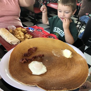 Addi's Diner - Giant pancake - American Near Me - Springfield, Oregon
