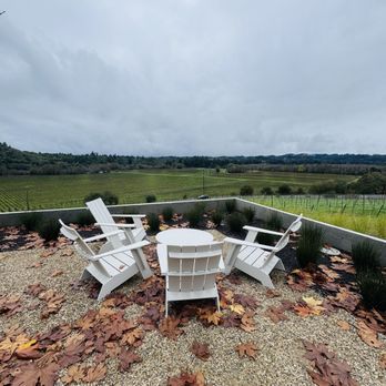 Auteur Russian River - Outdoor seating - Wine Tasting Room Near Me - Healdsburg, California