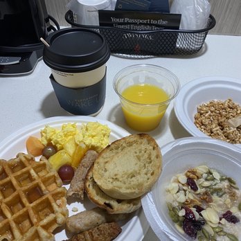 SpringHill Suites by Marriott San Diego Escondido/Downtown - Breakfast feast - Hotels Near Me - Escondido, California SpringHill Suites by Marriott San Diego Escondido/Downtown - Breakfast feast - Hotels Near Me - Escondido, California