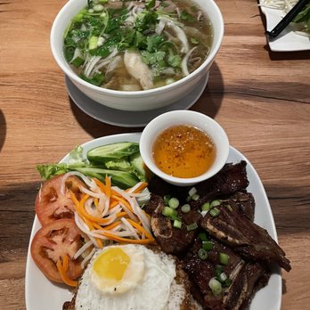Alki Pho & Bar - Combo pho & beef short ribs plate - Vietnamese Near Me - Seattle, Washington