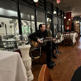 Skylar Saufley play the blues. An amazing musician! Skylar Saufley play the blues. An amazing musician!
