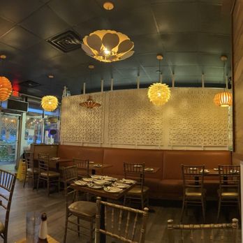 Red Rice Kitchen - Restaurant seating - Vietnamese Near Me - Gainesville, Florida