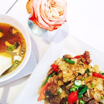 Bonding - Tom Yum and Drunken Noodles. Pad Se Ew is great as well! - Sushi Bars Near Me - Miami, Florida Bonding - Tom Yum and Drunken Noodles. Pad Se Ew is great as well! - Sushi Bars Near Me - Miami, Florida
