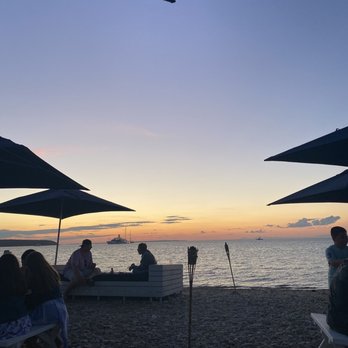 Navy Beach - Nice view - Seafood Near Me - Montauk, New York