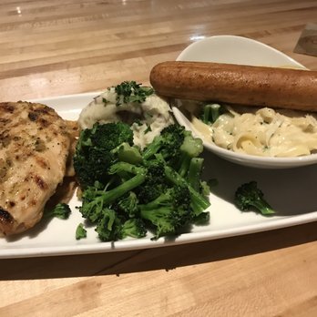 Applebee's Grill + Bar - Grilled chicken with Fettuccine alfrado - American Near Me - Anaheim, California