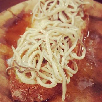 Stop El Leon De Oro - Gulas ajillo. - Tapas Bars Near Me - Madrid, M