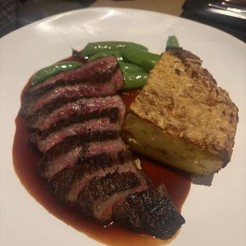 Dyron's Low Country - Hanger steak with cornbread - New American Near Me - Mountain Brook, Alabama Dyron's Low Country - Hanger steak with cornbread - New American Near Me - Mountain Brook, Alabama