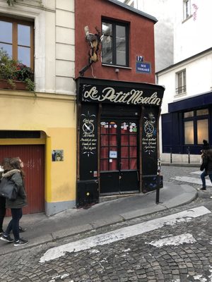 Le Petit Moulin by null