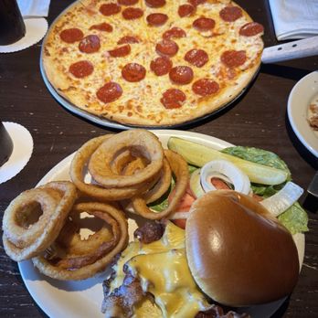 Embers Tavern & Grille - Pepperoni pizza & Angus burger with onion rings 10/10 - Sports Bars Near Me - Columbia, Tennessee