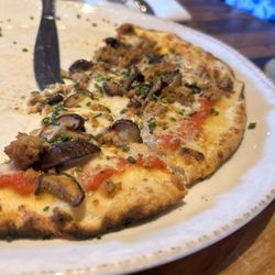Tin Roof Bistro - Sausage and mushroom pizza