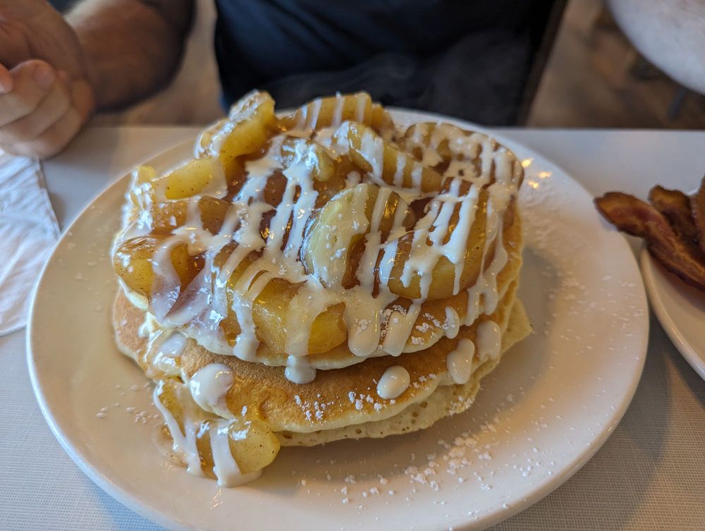 FLIPS PANCAKE HOUSE Updated October 2024 69 Photos & 90 Reviews