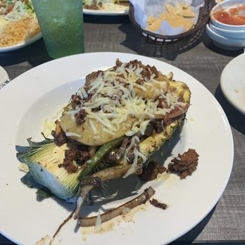 El Taco Veloz - Fajitas in a halved pineapple - Mexican Near Me - Cincinnati, Ohio