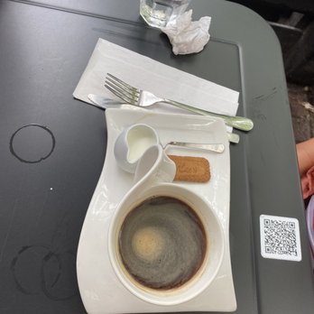 Light Cafe - Americano - Cafes Near Me - Toronto, Ontario