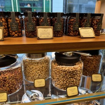 Carpo Piccadilly - Chocolatiers & Shops Near Me - London, XGL